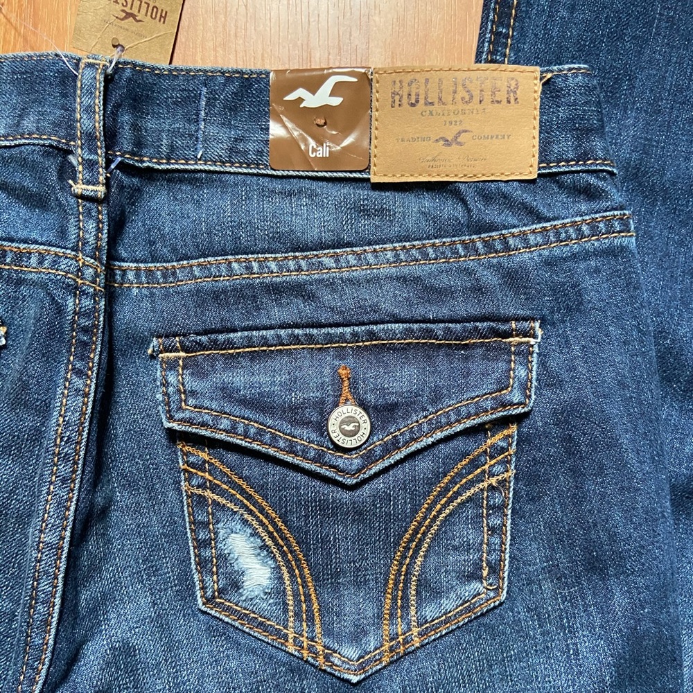 Hollister Denim Distressed Jeans NWT - Picture 7 of 8